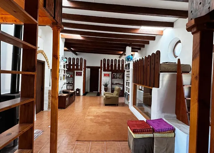 Hostel Mas De La Montana Del Cocodrilo